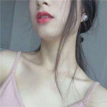 女生露锁骨视频成人,揭秘女生露锁骨视频背后的时尚潮流