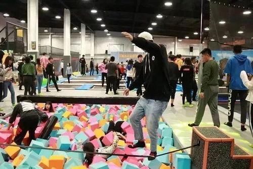 蹦床成人教学视频