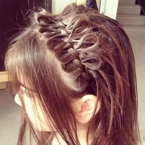 假辫子编发成人女孩视频,打造时尚成人女孩发型